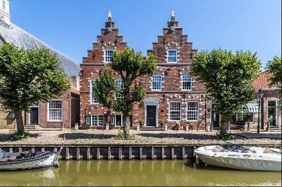 Stunning Detached Renaissance Canal House