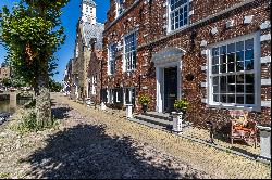 Stunning Detached Renaissance Canal House