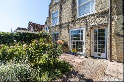 Stunning Detached Renaissance Canal House