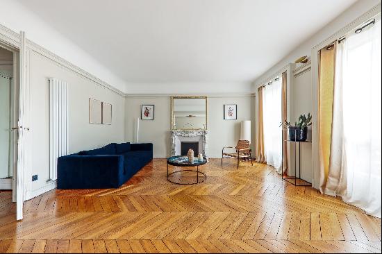 Renovated family apartment in Le Marais