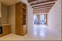 Newly built 1 bedroom apartment with 7sqm terrace in El Raval, Barcelona