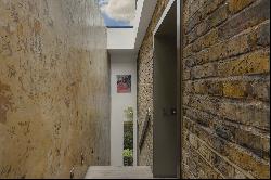 Award-Winning Modernist Masterpiece in Little Venice.