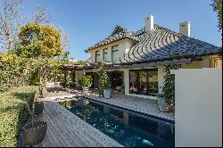 Family Home on the 15th Fairway of the Jack Nicklaus Signature Golf Course