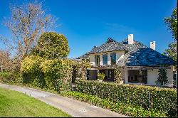 Family Home on the 15th Fairway of the Jack Nicklaus Signature Golf Course