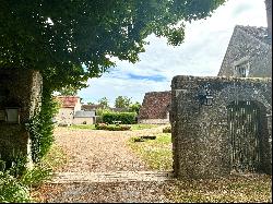 Manor on an 89 hectare estate at the gates of Tours