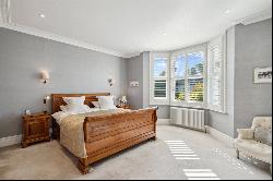 Castelnau, Barnes, London, SW13 9ET