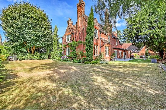 Warley Hill, Great Warley, Brentwood, Essex, CM13 3AA