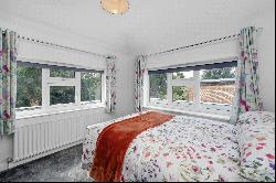 Onslow Gardens, Thames Ditton, Surrey, KT7 0JJ