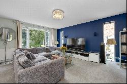 Onslow Gardens, Thames Ditton, Surrey, KT7 0JJ