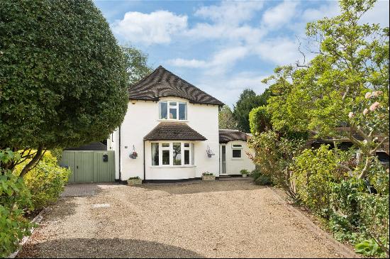 Onslow Gardens, Thames Ditton, Surrey, KT7 0JJ