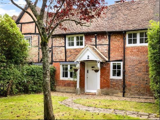 Rooks Hill Cottages, Rooks Hill, Bramley, Guildford, GU5 0LX