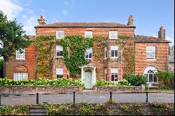 Maltravers Street, Arundel, West Sussex, BN18 9BQ