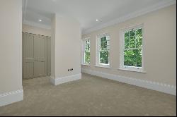 Oak Mount Place, Old Avenue, Weybridge, Surrey, KT13 0PS