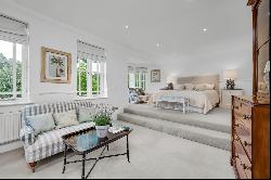 Lakeside Grange, Weybridge, Surrey, KT13 9ZE