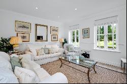 Lakeside Grange, Weybridge, Surrey, KT13 9ZE