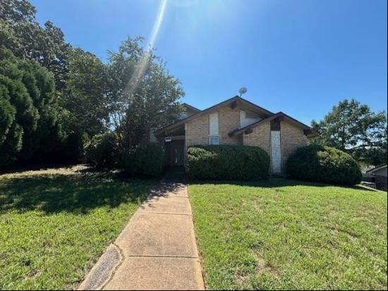 704 Ridgeway Road, Joshua TX 76058