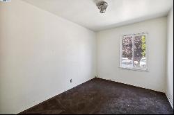 5659 Telegraph, Oakland CA 94609