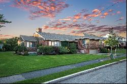 Spacious Coastal living Colonial