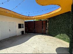 10520 1/2 Victory Blvd, North Hollywood CA 91606