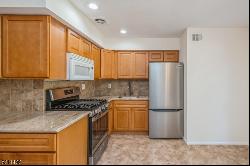 187 Evergreen Rd Unit 8A, Edison Twp. NJ 08837