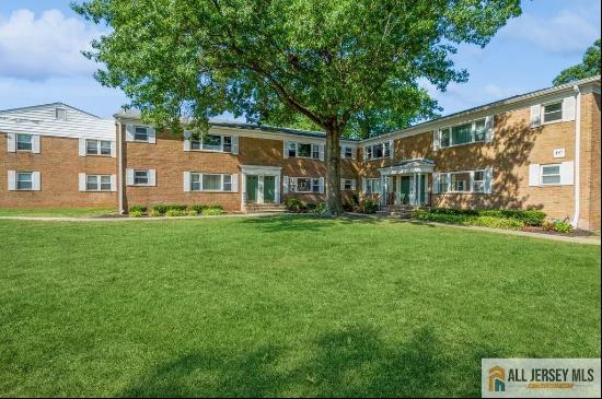 187 Evergreen Road Unit 8A, Edison NJ 08837