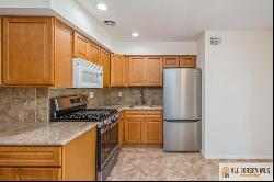 187 Evergreen Road Unit 8A, Edison NJ 08837