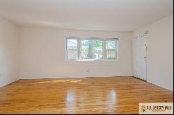 187 Evergreen Road Unit 8A, Edison NJ 08837