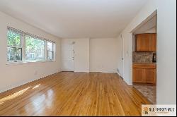 187 Evergreen Road Unit 8A, Edison NJ 08837