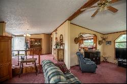 14 Stinedurf Rd, Shenango Twp - Mer PA 16159