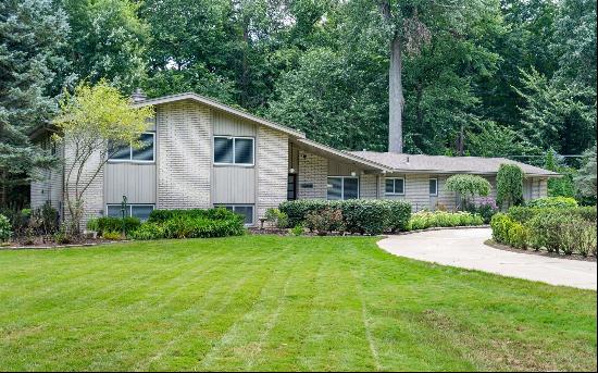 32950 BELL VINE Trail, Beverly Hills Village MI 48025