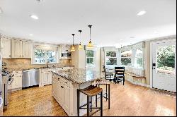 6 Lambert Lane, Falmouth MA 02540