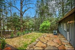 31 Chestnut Hill Rd, Highlands NC 28741