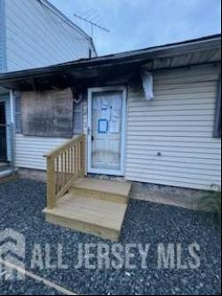 39 Mercer Street, Carteret NJ 07008