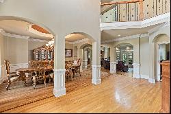 Stunning Estate Home in sought after Creekstone Estates!