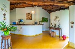 Charming inn in the center of Trancoso with 15 suites and tropical garden