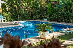 Charming inn in the center of Trancoso with 15 suites and tropical garden