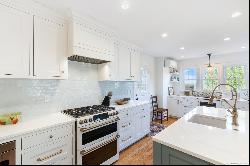 14 Findlay Way, Stonington CT 06378