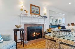 14 Findlay Way, Stonington CT 06378