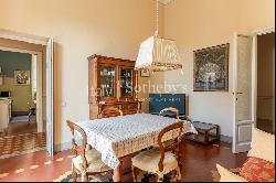 Elegant apartment in a prestigious building in Lucca