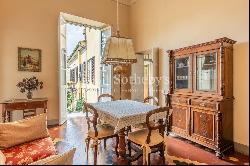 Elegant apartment in a prestigious building in Lucca