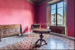 Elegant apartment in a prestigious building in Lucca