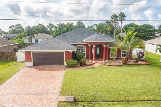 1550 SW Mullinax Avenue, Port Saint Lucie FL 34953