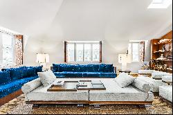 Exceptional duplex penthouse located in Belgravia.