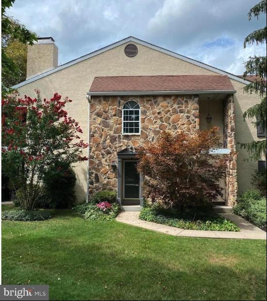 214 Valley Stream Lane, Chesterbrook PA 19087