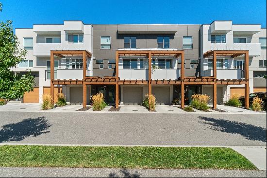 Gorgeous Glenmore Townhome