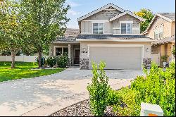 Beautiful Craftsman located close to everything in a small community