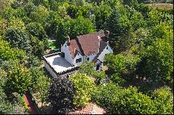 Tudor Home in Polonezkoy