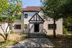 Tudor Home in Polonezkoy