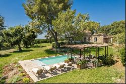 Superb Stone property fully renovated in gated Domaine