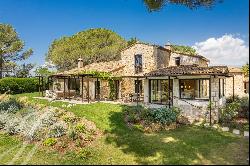 Superb Stone property fully renovated in gated Domaine